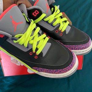 Black Atomic Red Volt Size 6